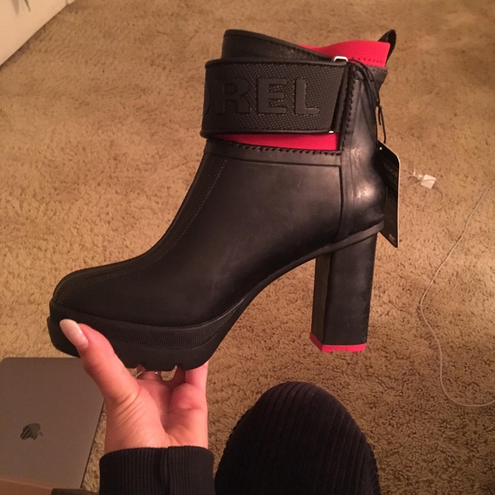 SOREL WINTER HEELS